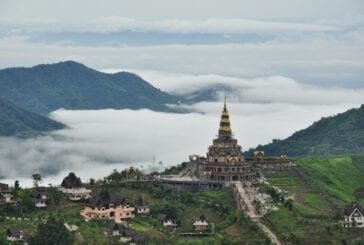 วัดพระธาตุผาซ่อนแก้ว