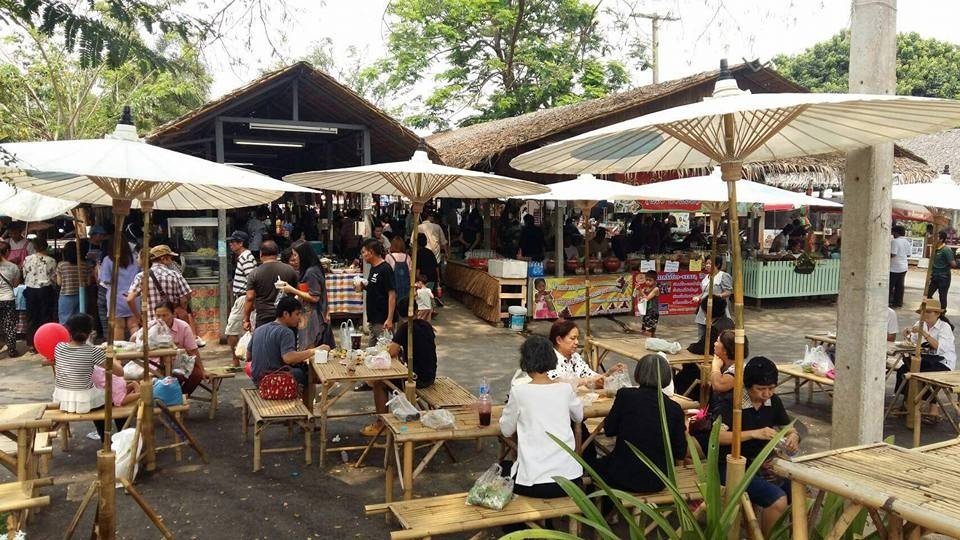 ตลาดน้ำโบราณ บ้านต้นตาล