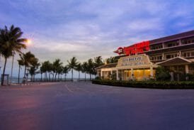 โรงแรมเอสทู (S2 HOTEL)