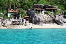 อ่าวม่วง บีช รีสอร์ท