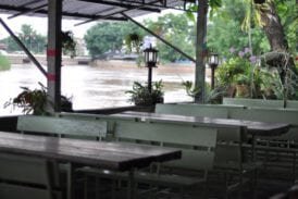 ร้านอาหาร เฟื่องฟ้า สุโขทัย