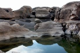 สามพันโบก