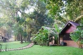 โรงแรม เดอะ คันทรี่ เลค เนเจอร์ ลอดจ์ (The Country Lake Nature Lodge Hotel)