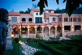 พาลาซโซ่ ลาทอสคาน่า (Palazzo La Toscana)