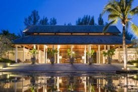 โรงแรมสโรจิน (The Sarojin)