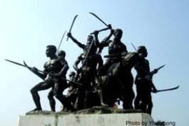 อนุสาวรีย์วีรชนค่ายบางระจัน สิงห์บุรี