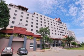 โรงแรมสองพันบุรี