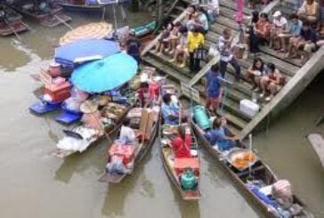 ตลาดน้ำอัมพวา