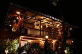 บ้านเรือไทย อัมพวา โฮมสเตย์