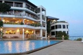 หินสวยน้ำใส รีสอร์ท (Hinsuay Namsai Resort)