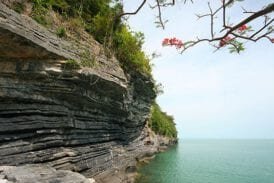 เขาหินพับผ้า