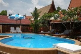 เรือนริมน้ำ รีสอร์ท