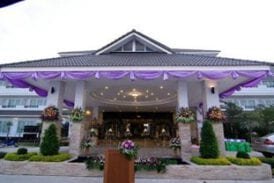 ธนินทร กรีนปาร์ค (Thanintorn Greenpark Hotel)