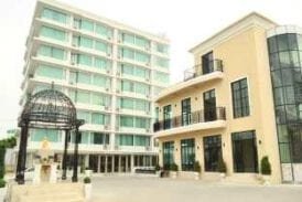 โรงแรมอารามิส