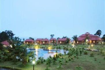 โกลเดนคลิฟบีชรีสอร์ท (Golden Cliff Beach Resort)