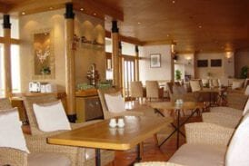 โรงแรมริเวอร์ฟร้อนท์ เรสซิเดนซ์ (Riverfront Residence)